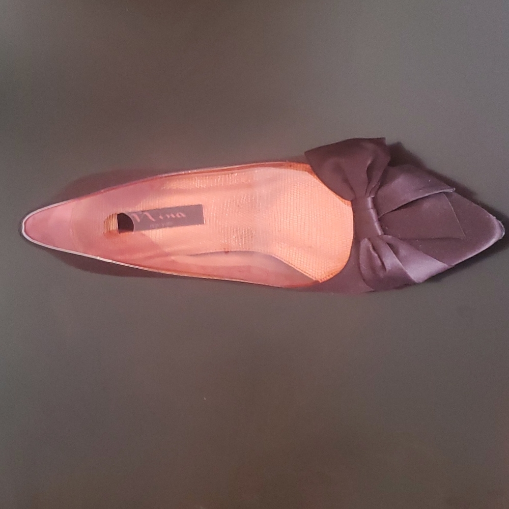 Gently worn 2 1/2in Mina New York brown Satin heel